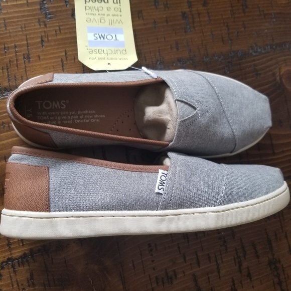 Casual shoe - Picture 1 of 3